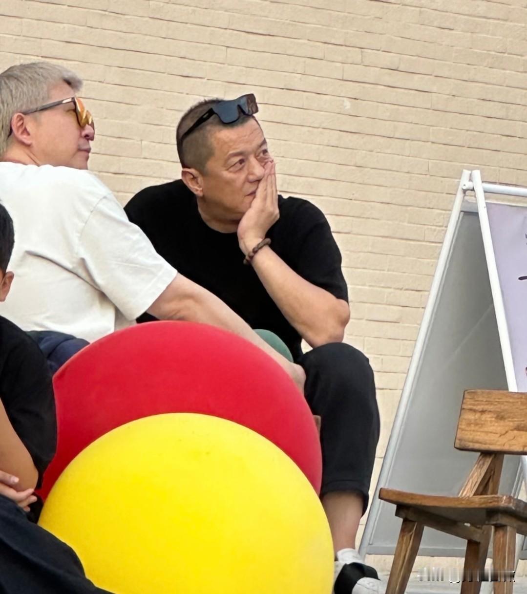 54岁的李亚鹏还要离婚
是有原因的
不是因为对方觉得他没钱，而是因为他在很早之前