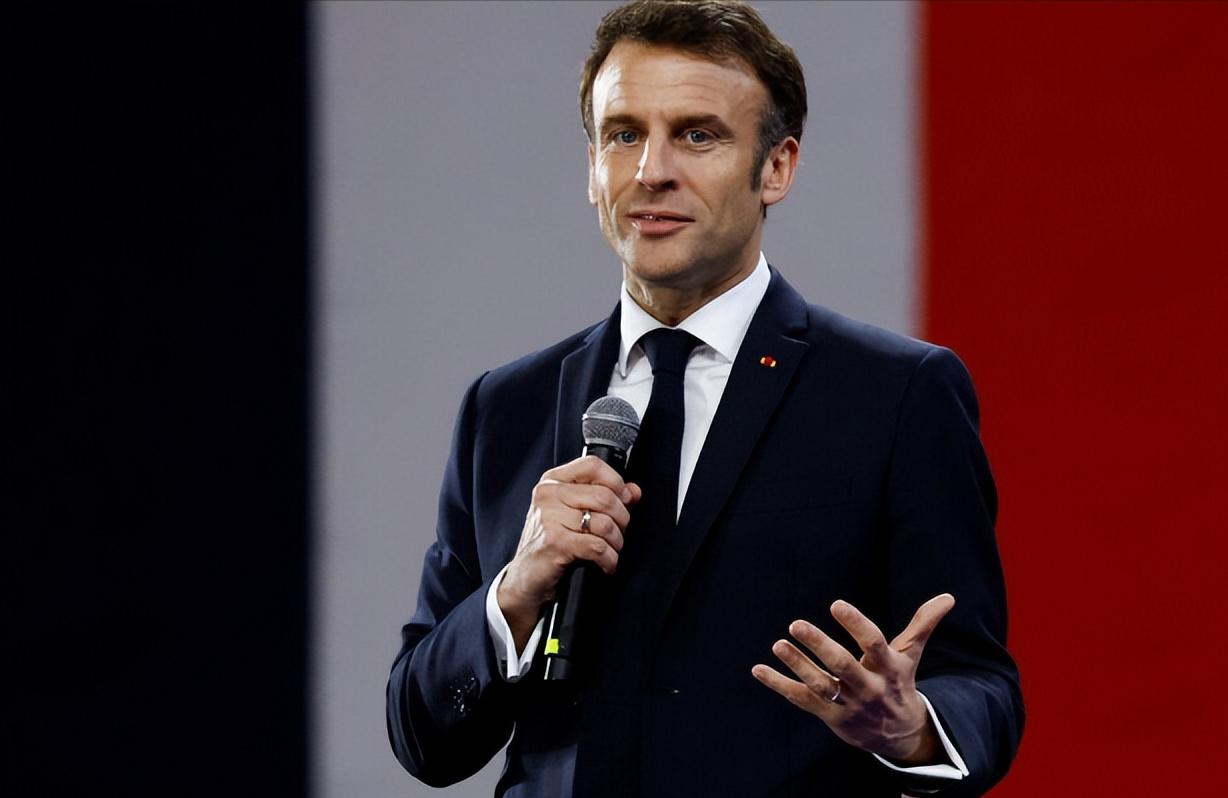 法国宣布将出兵乌克兰派1万人，赌俄罗斯不敢对法国动手。法国陆军参谋长皮埃尔·希尔