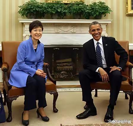 同样是国家领导人，这姿态差距也太大了 