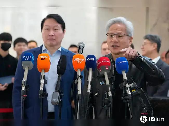 英伟达携SK集团推出超5000亿美元AI数据中心与内存合作计划
英伟达与SK集团