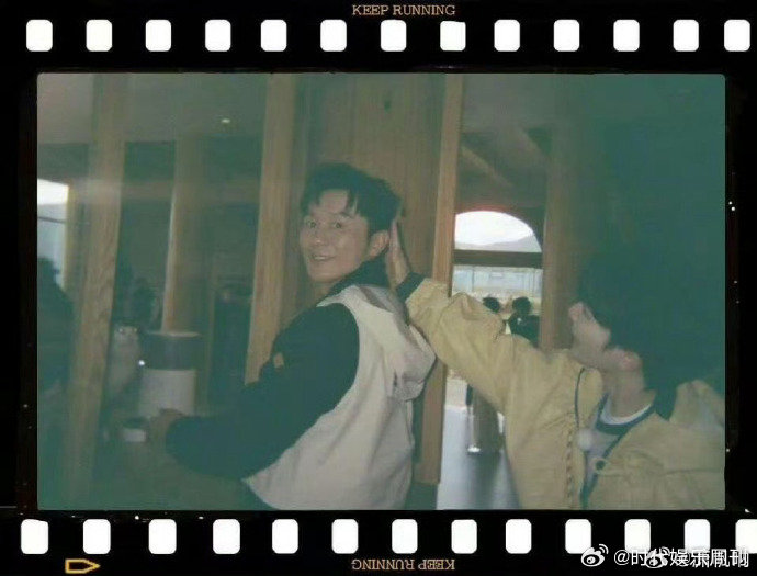 李晨看周深直播李晨看周深直播唱歌李晨追周深直播唱歌太有画面感了！全程目不转睛，听