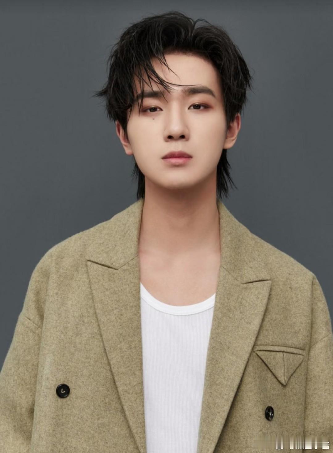 李宏毅这事儿
从他的反应来看
李登科说的可能有点料，而且应该是双方达成过某种协议