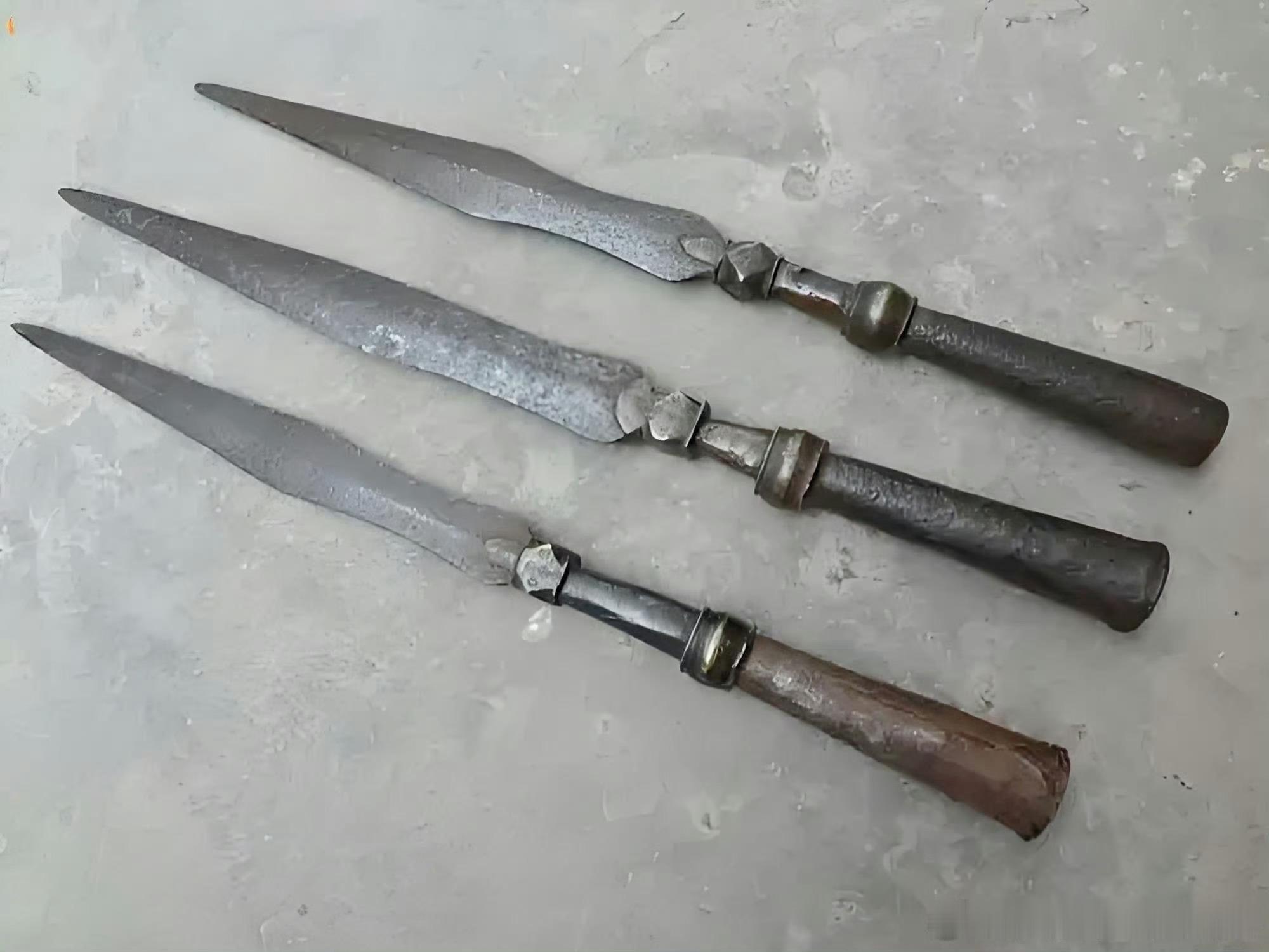 也说绿营枪头       古兵圈里有个约定俗成的一个名词“绿营枪头”，由于大部分