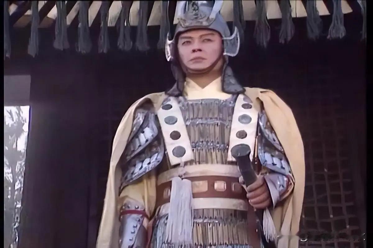 正史中的周瑜：
刘备：公瑾武筹略，万人之英，顾其器量广大，恐不久为人臣耳。
蒋干