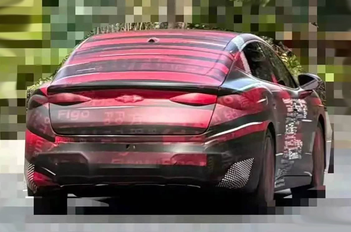 方程豹轿车路试谍照曝光，大溜背轿跑设计/外观年轻运动目前方程豹已有豹系列SUV和