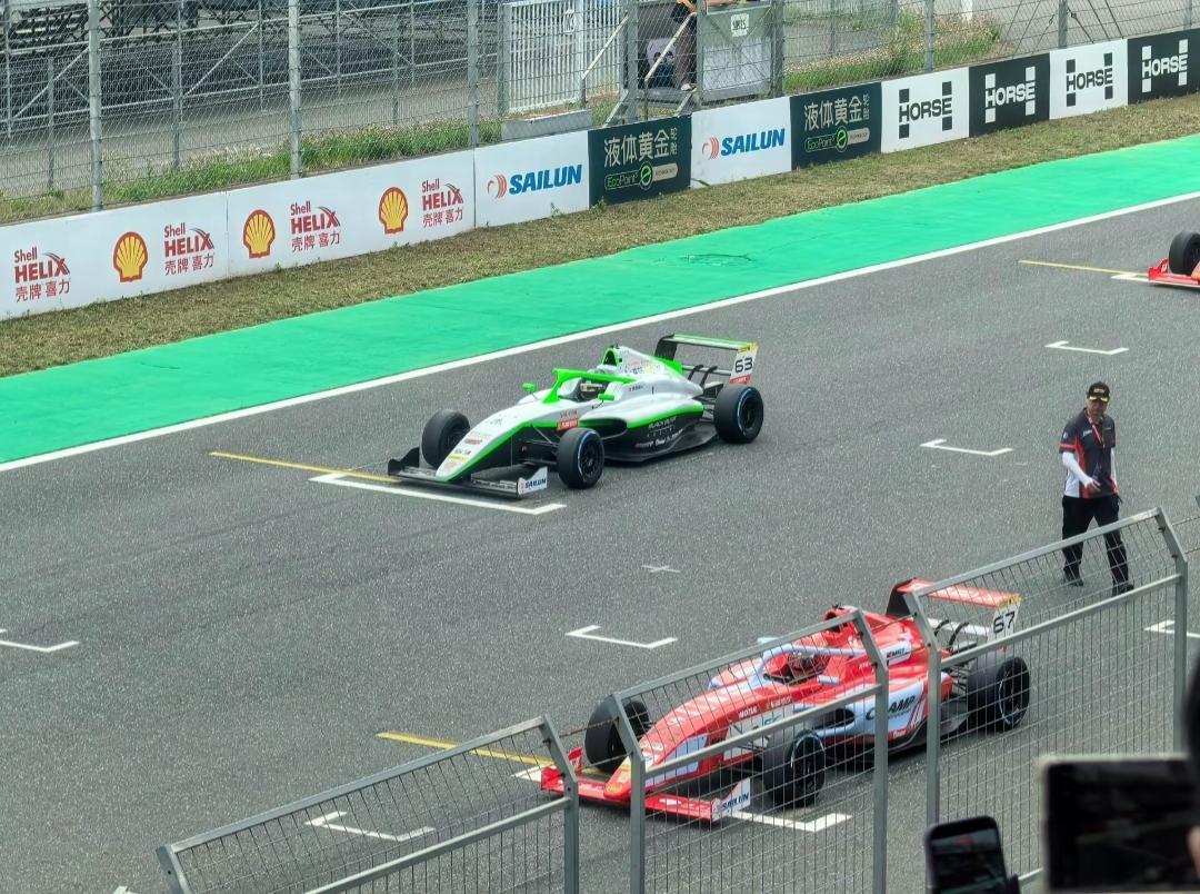 2026中国F4跑完了上海和天津两站，车队积分榜前五名出炉。第一名冠军赛车学院积