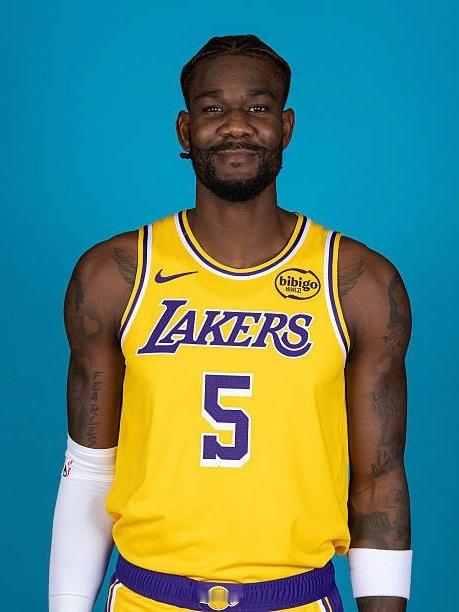 艾顿（右膝酸痛）升级为可以出战克内克特（右腿筋酸痛）降级为出战成疑 