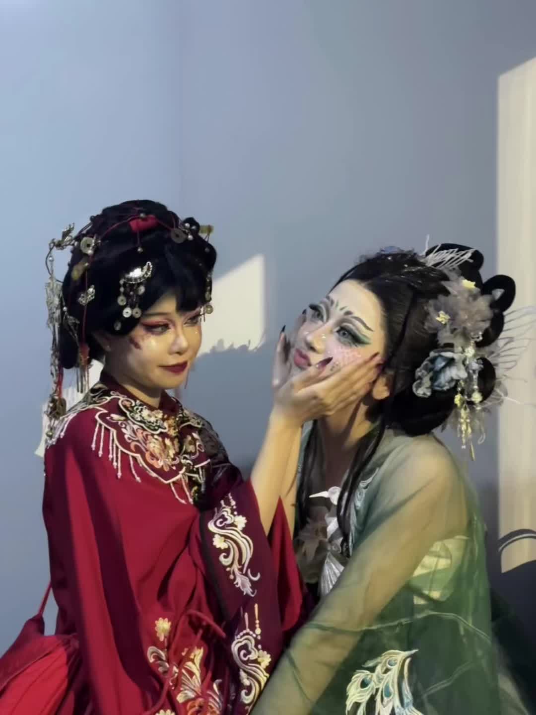 鬼偶宝宝和水妖姐姐～