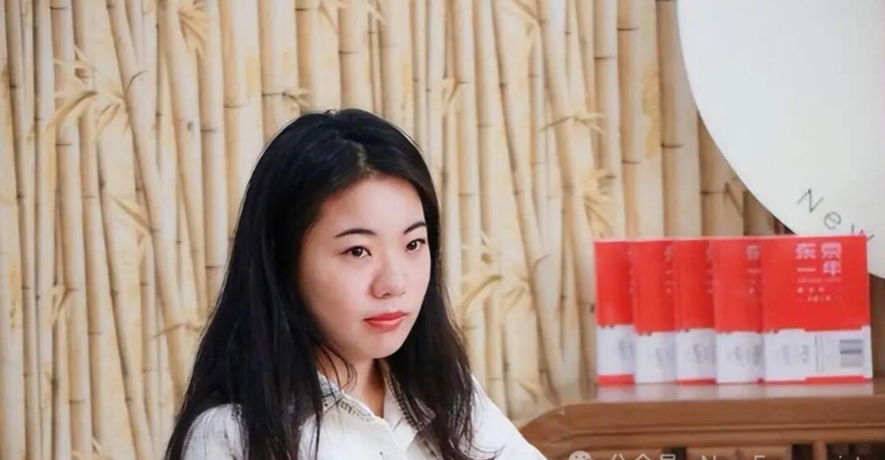 中国人民大学终于撤销了蒋方舟的学位。 为什么？

因为实在是藏不住了。前期肖鹰举