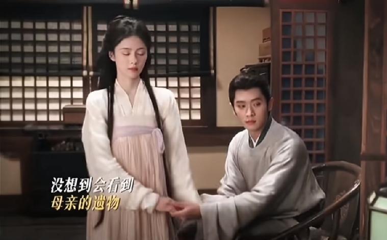《莫离》墨修尧的爱太细腻了～
阿璃一直提着的灯，在那一夜后她以为再也回不来了，没