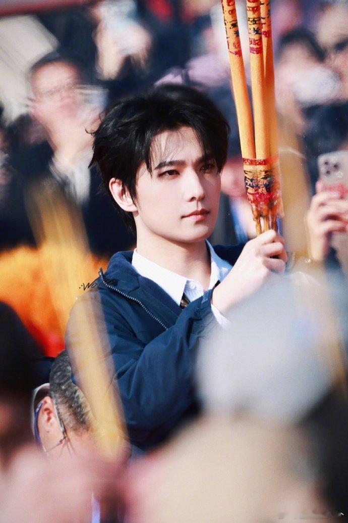 不让江山开机 杨洋演绎的李叱超有个性，为家国战斗超英勇。费导带领演员团队努力付出