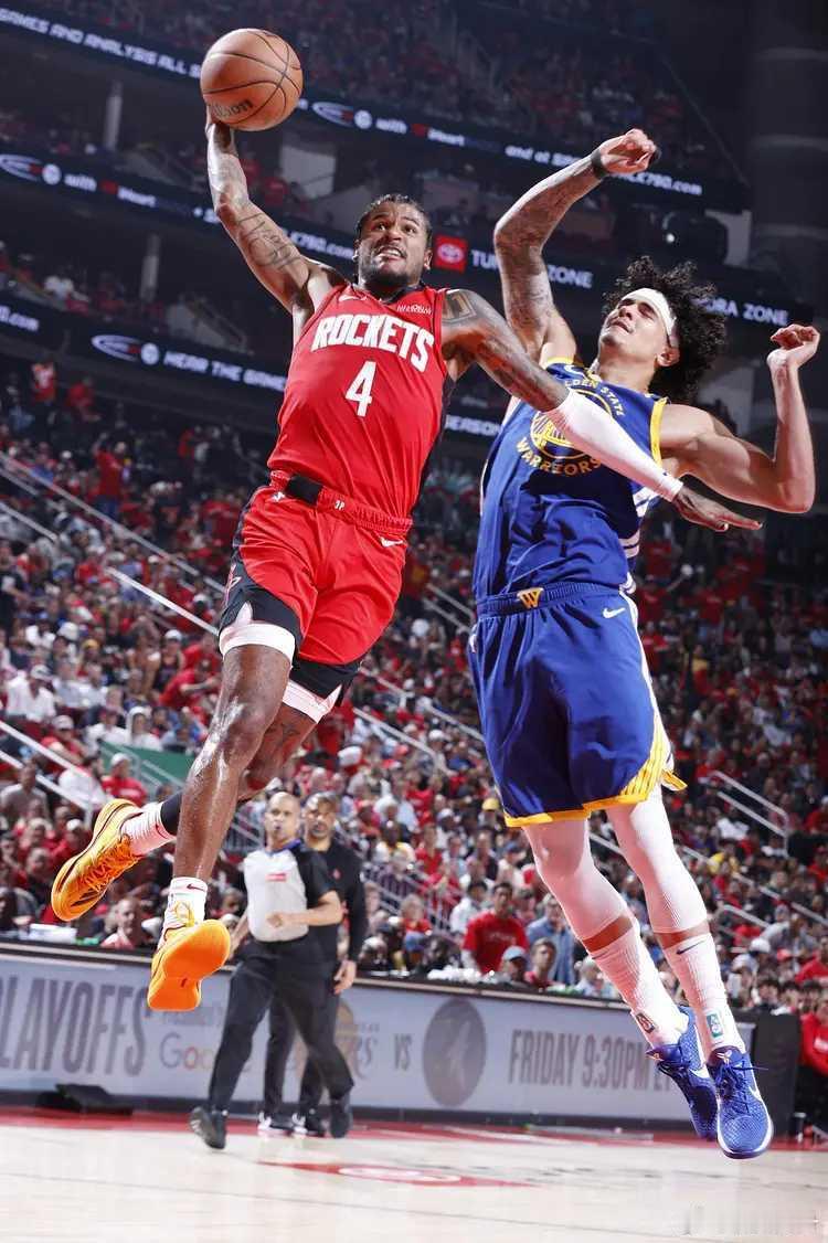 NBA季后赛继续进行，休斯敦火箭队在主场扳回一城。格林得到38分、4个篮板和6次