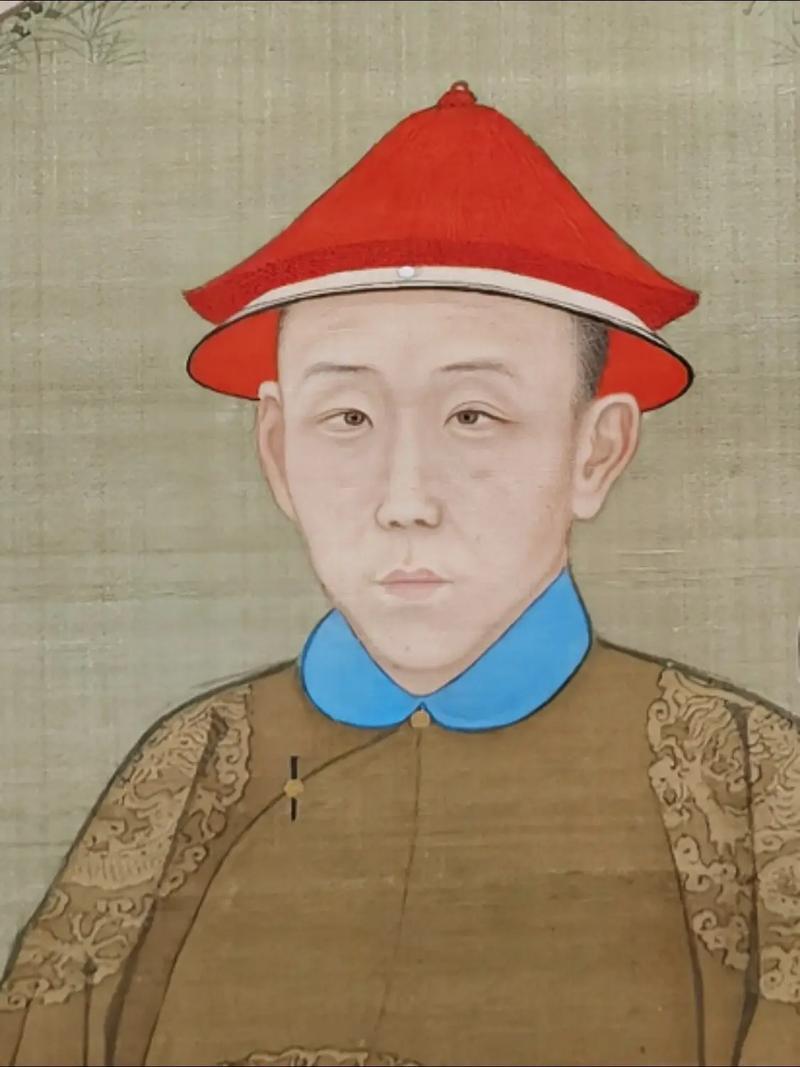 雍正一岁的抓周的时候，握着毛笔胡乱写了个字，康熙看到后脸色瞬变，皇宫内的随行宫人
