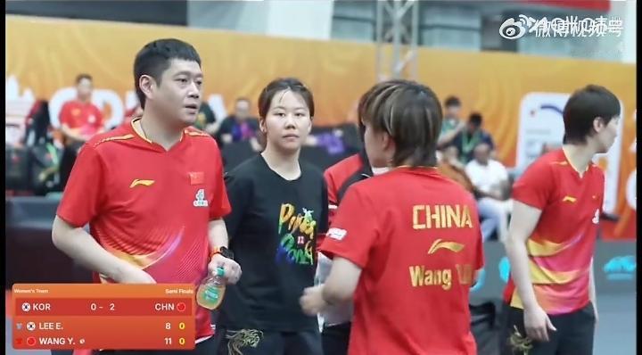 猛女大迪[笑哭]，
第三盘第一局王艺迪11-8胜了李恩惠，第二局王艺迪11-4又
