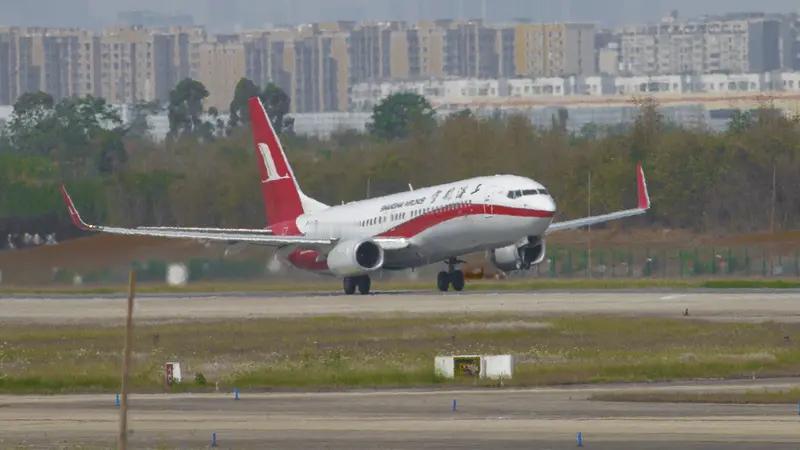 近日福州，61岁男子搭乘成都航空E U2241航班从成都飞福州时意外身亡，9天前