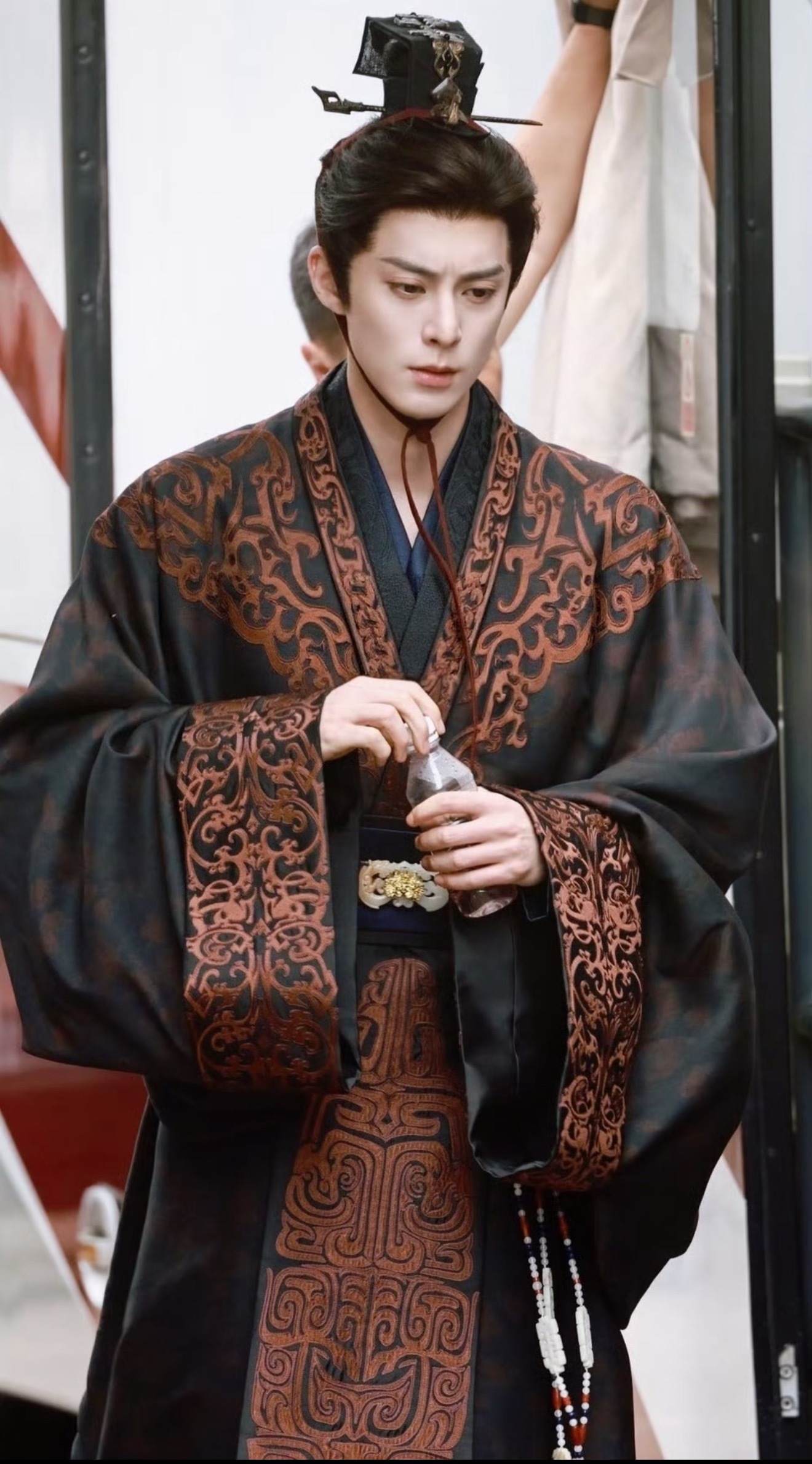登基前的穿朝服的睿王下午应该还会有登基后的朝服