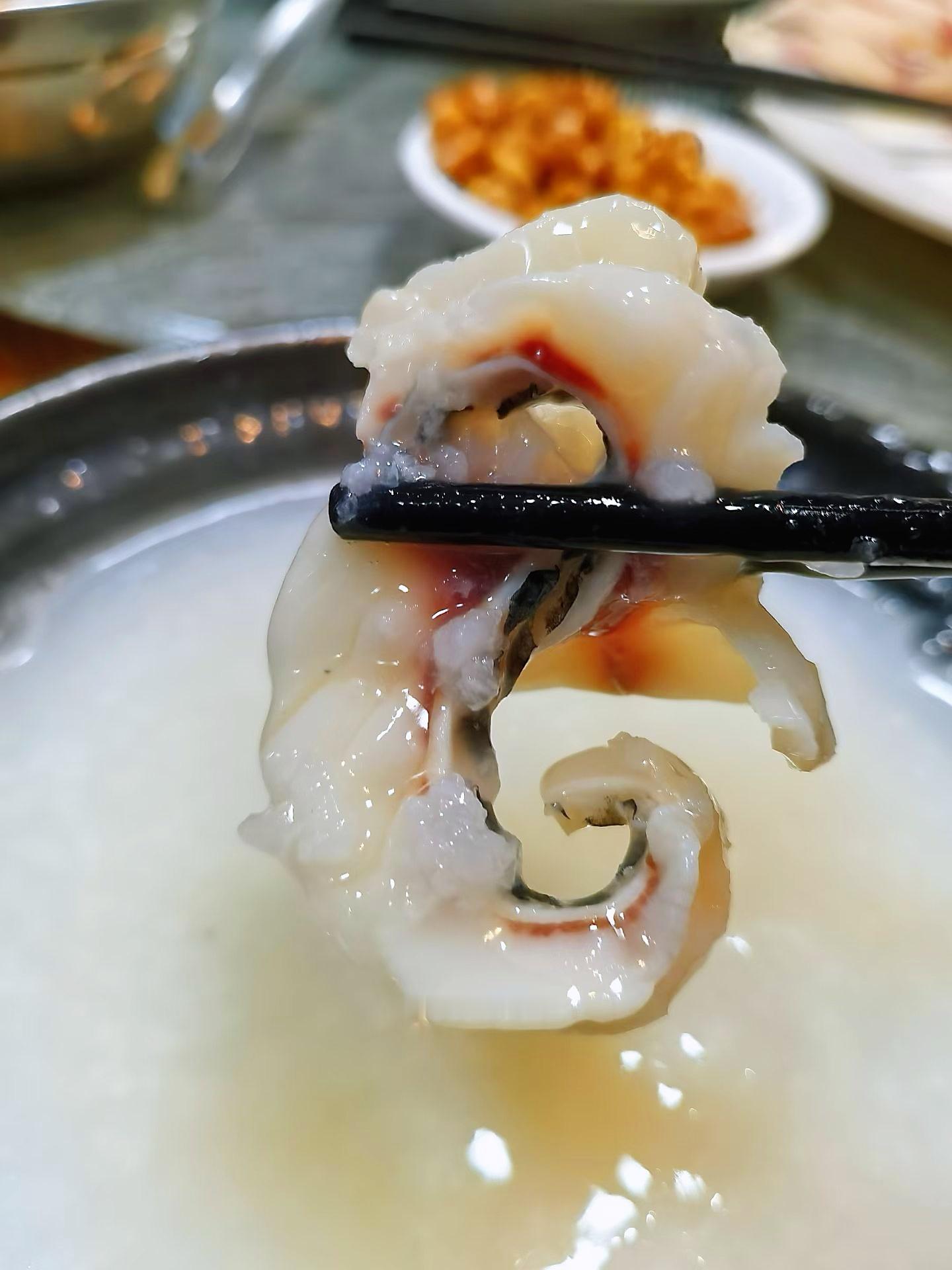 粤语：食夜粥，字面“喝夜里的粥”，实际意思：练过功夫、学过武术。典故，旧时广东、