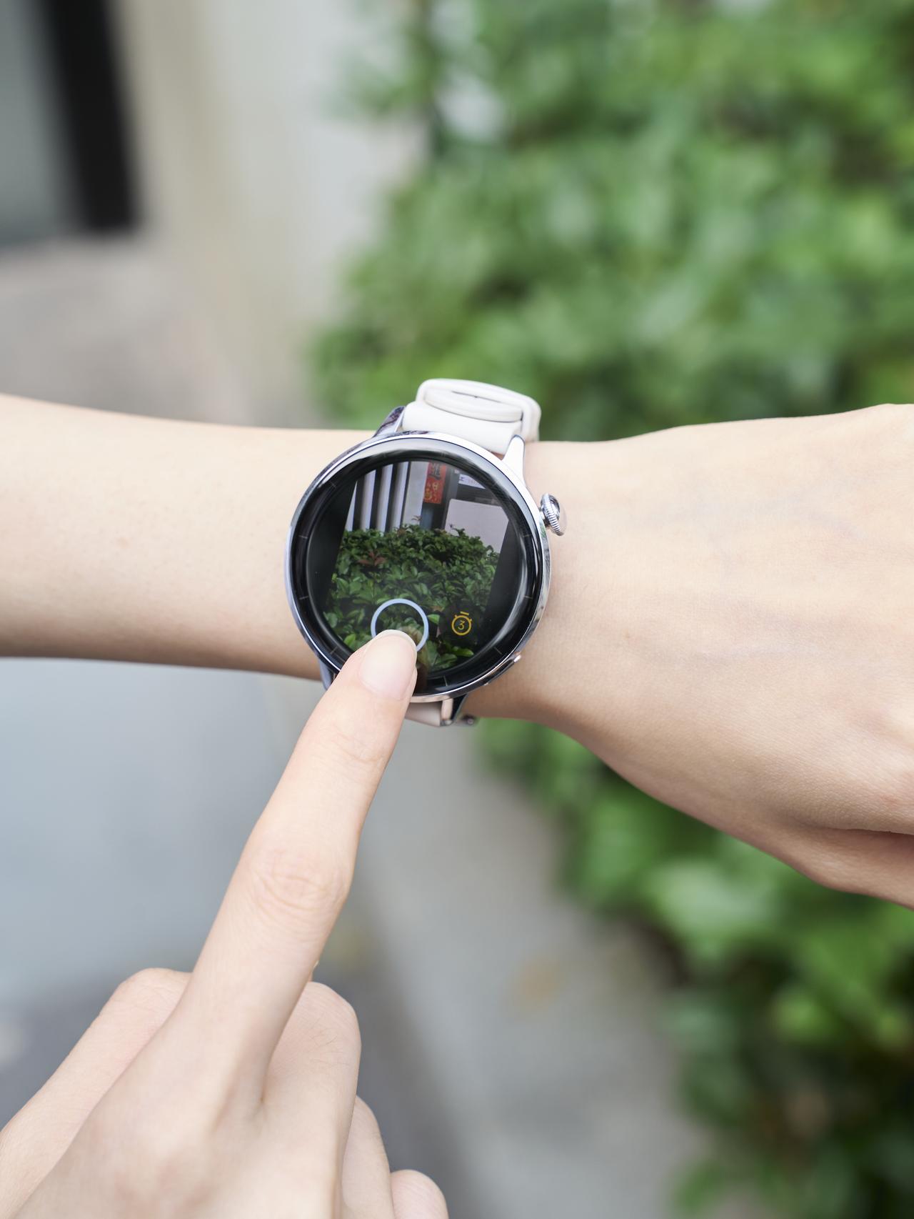 手表能当取景器这件事居然没人告诉我！

上周不是假期嘛，我一个人去玩，然后在自拍