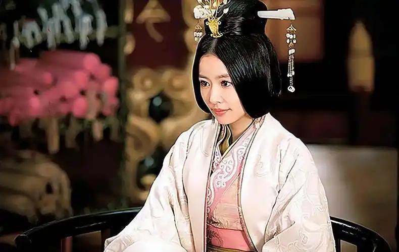 少年刘秀在洛阳太学读书那阵子，见过邻县一个姑娘，仅仅见过一次，就放在心上再也忘不