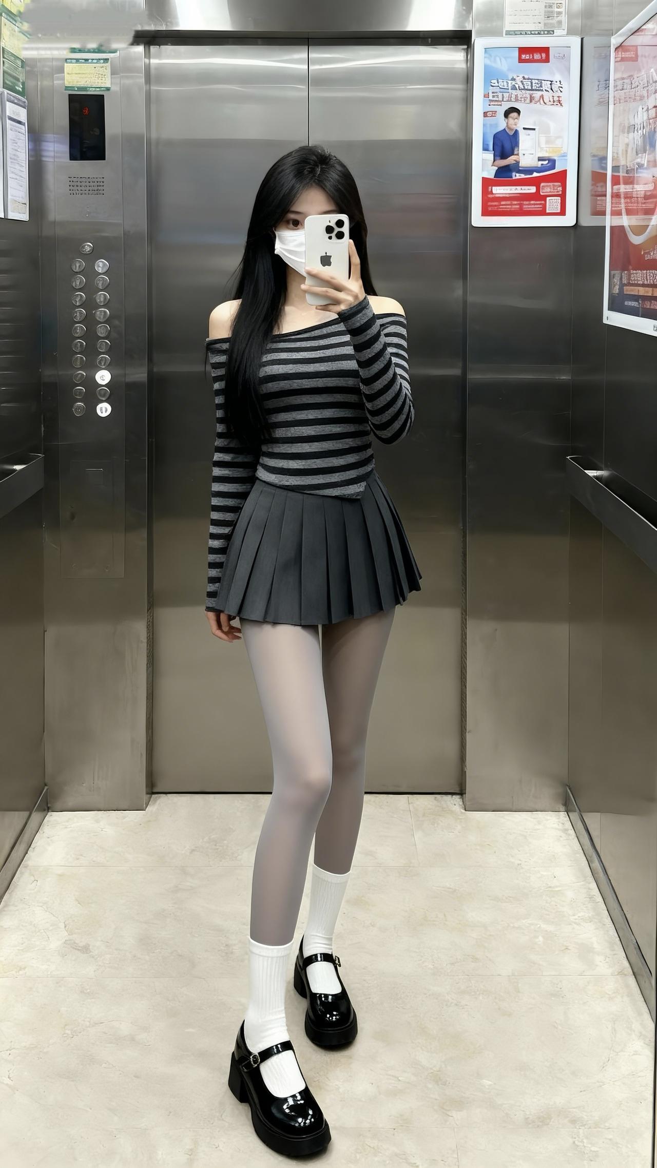 不要把美丽留给明天，今天就穿出最美的模样。短裙穿搭 穿搭日常分享 电梯拍照姿势 