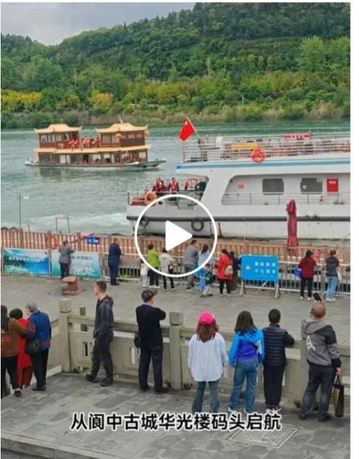 现在的车子越来越快了，坐慢车倒是一种享受。比如把以前的绿皮车改造成旅行车，里面椅