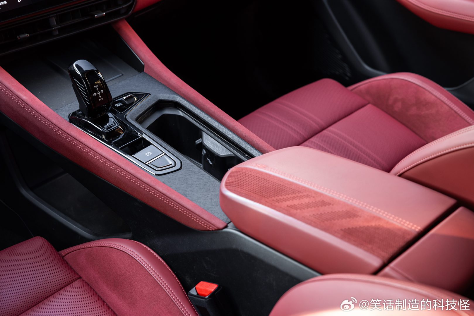 这届年轻人选车都看中什么 聊车这么多年，我一直觉得，好的座驾从来不是冰冷的钢铁机