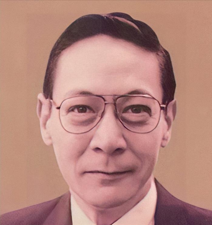 蒋介石的嫡孙蒋孝勇出现在了北京机场，本次回来是为了让“老蒋”移灵大陆一事

（麻