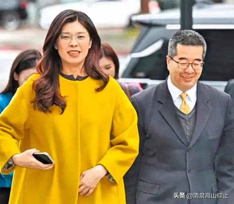 萧旭岑真会来事啊！

作为国民党副主席，他在黄光芹的节目中频频抖露内部消息，一副