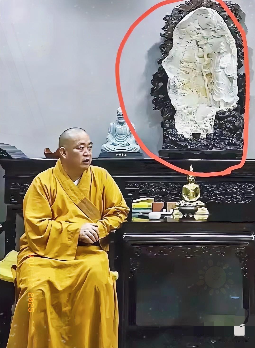 四个多月悬着的事，

终于一锤定音！

释永信被正式批捕的消息冲上热搜，
评论区