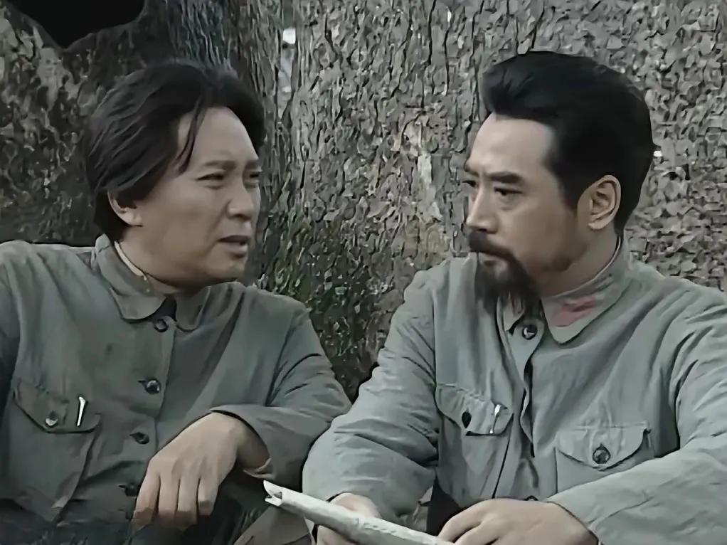 唐国强与刘劲、孙维民合作主演的第一代领袖的题材剧，我估计在短期内无人超越。
  
