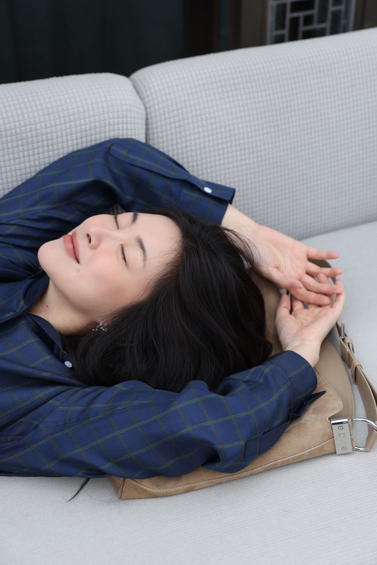 朱珠素颜满40减20 朱珠素颜出发图也太能打了！还自嘲偷懒，这状态直接满40减2