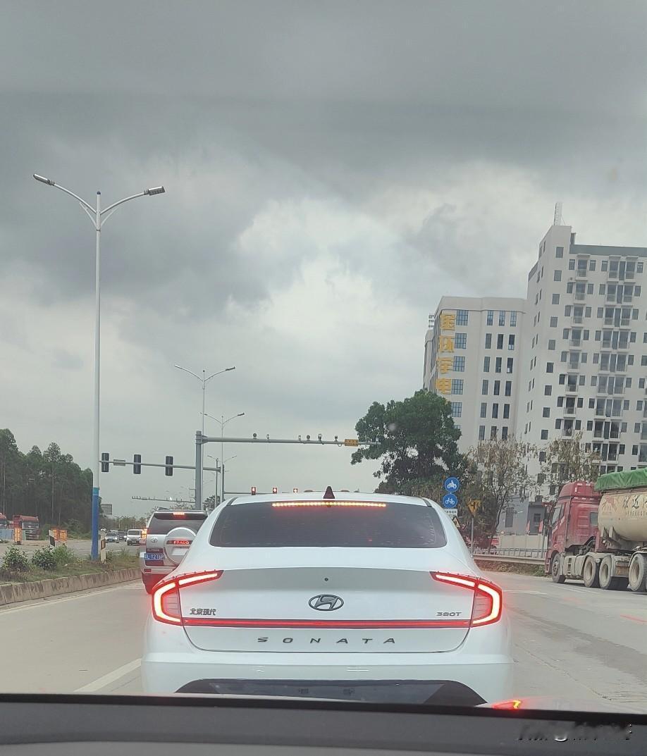 今日底部倍量上涨的十大个股（4.14）

1.矽电股份——倍量6.21，半导体设