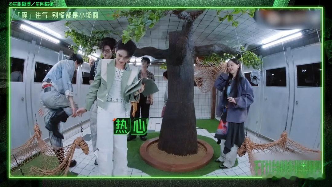 丁程鑫给自己安排的是女主剧本丁程鑫这波直接给自己安排上女主剧本，还坦言心里一直期