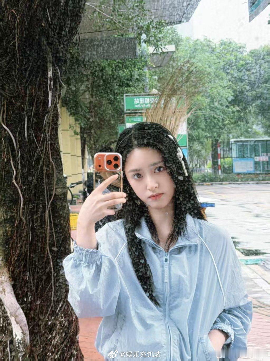 沈月如果你惹了我我将毛茸茸走开沈月小发雷霆亲爱的客栈暖心客栈藏满欢乐，沈月与同伴