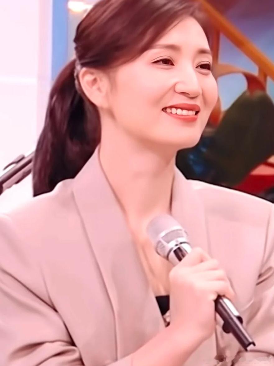 内娱好久没看见那么清爽的马尾辫了简简单单，大大方方的美 ​​​