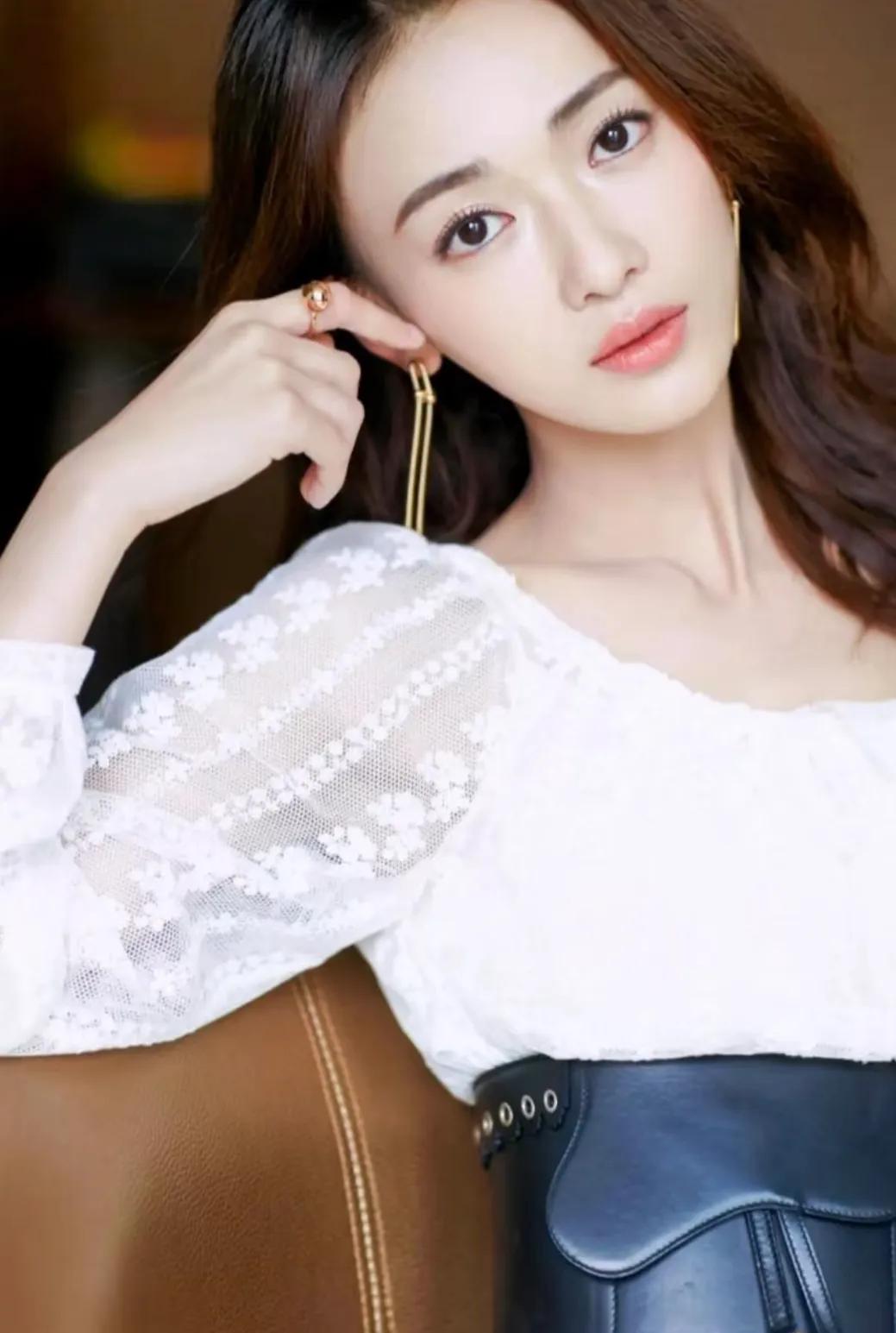 吴谨言产后迅速恢复，积极准备复出

2025年初被曝秘密产女后，吴谨言以“拼命三