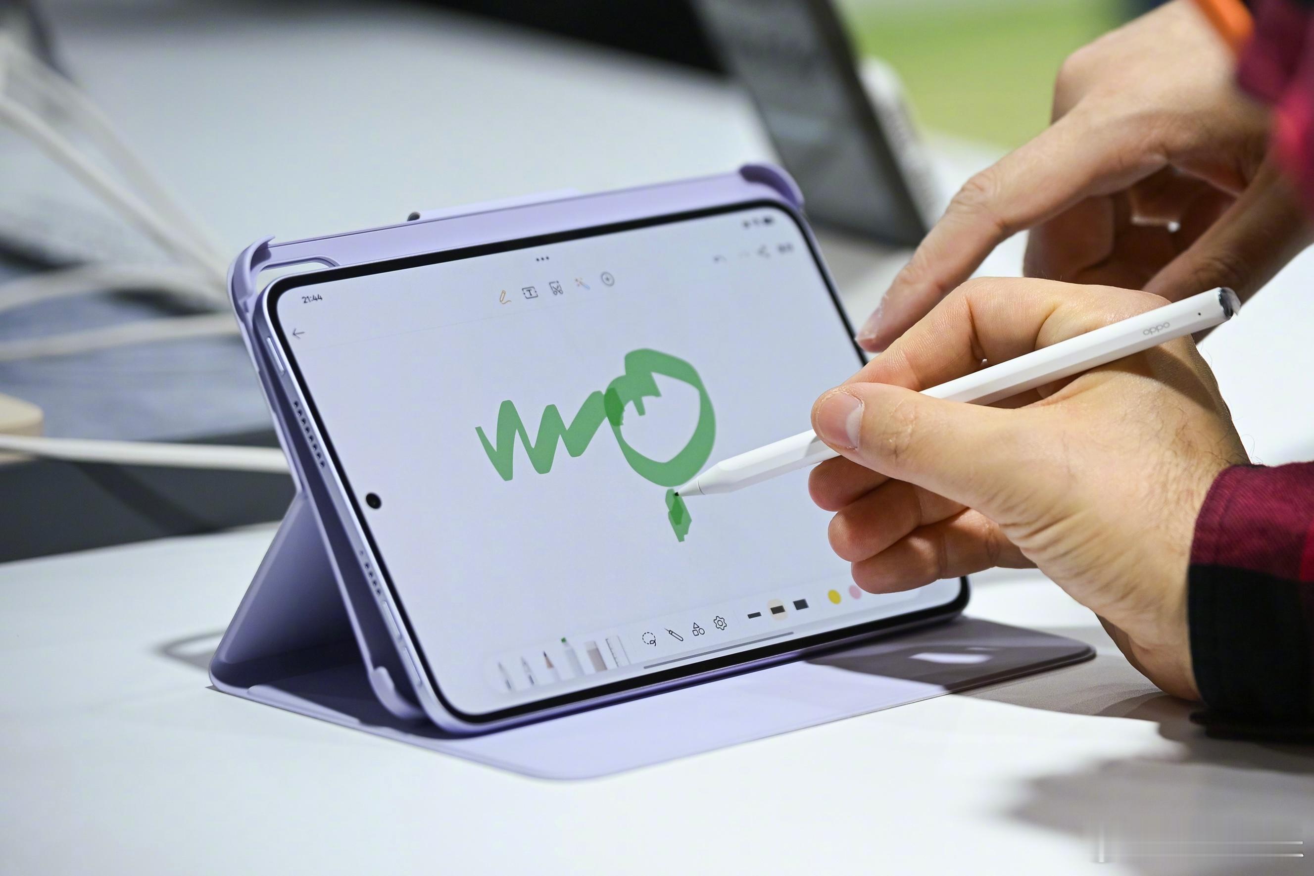 OPPO Pad Mini是OPPO首款小尺寸旗舰平板，也是安卓阵营首款搭载骁龙