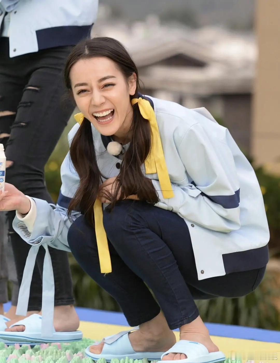 迪丽热巴的括号也挺明显啊