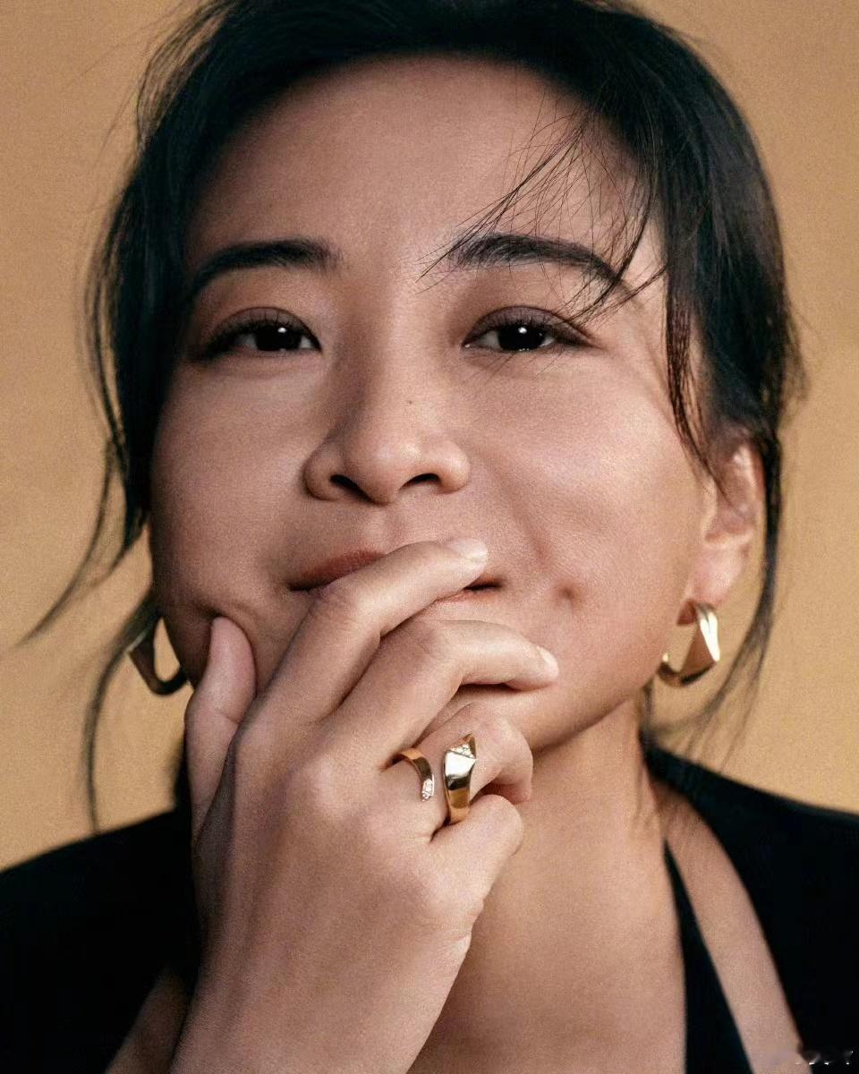 #张进给贾玲化的Prada妆##张进为贾玲化的妆#张进给贾玲化的Prada妆容真