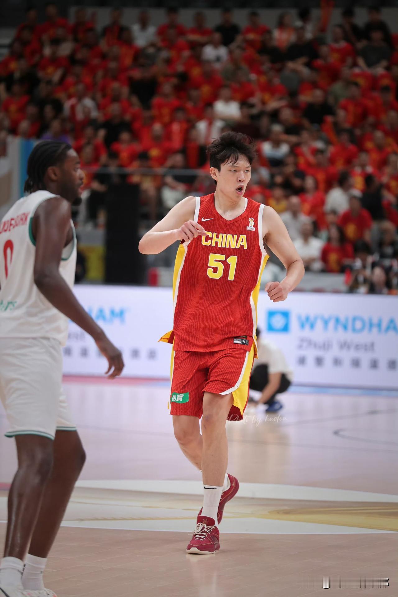杨瀚森全场砍下19分9板3助1帽！最后2秒篮下接球绝杀！

登场25分钟，9投8