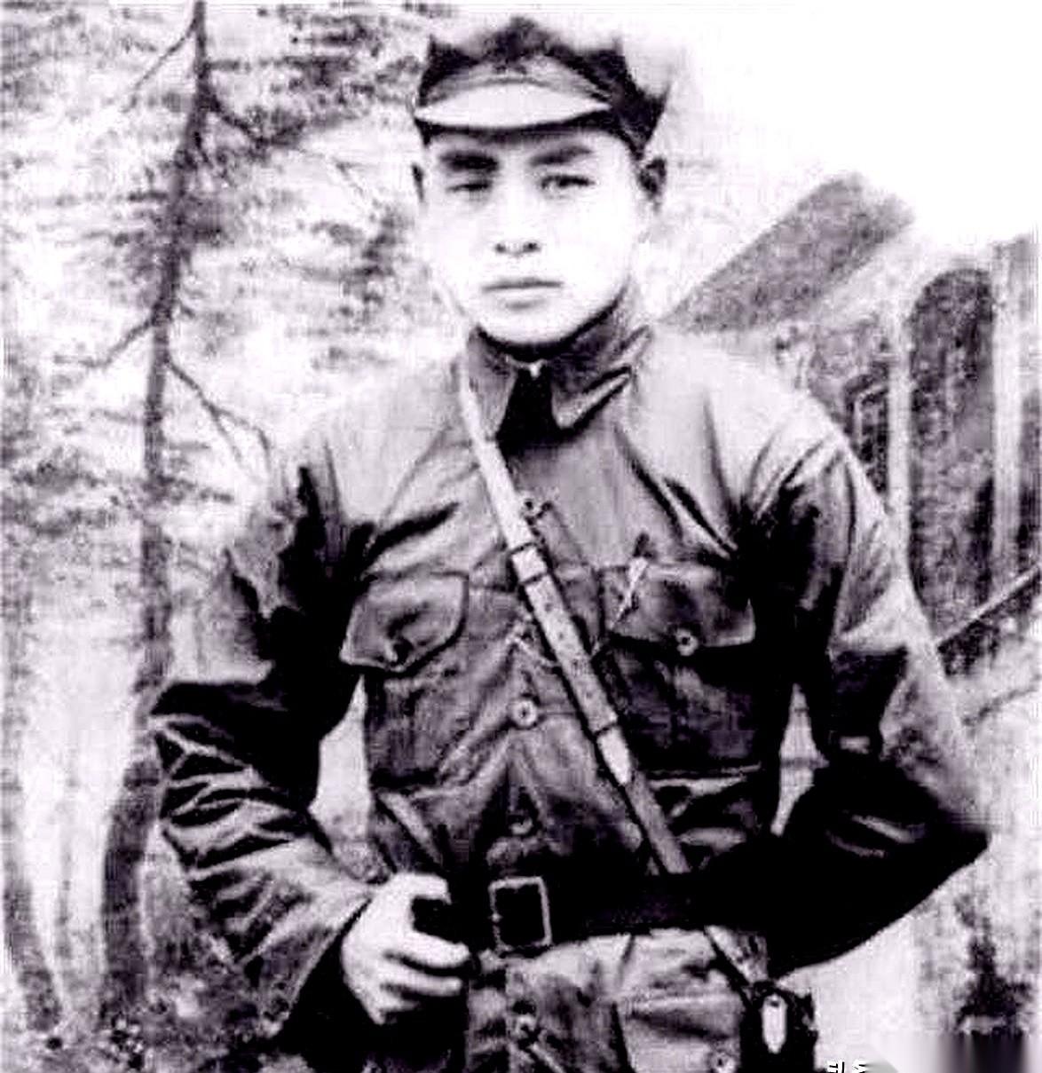 我要说的，是开国中将杜义德。
一九四九年，他带兵打到离家只有三里地的地方。推开那