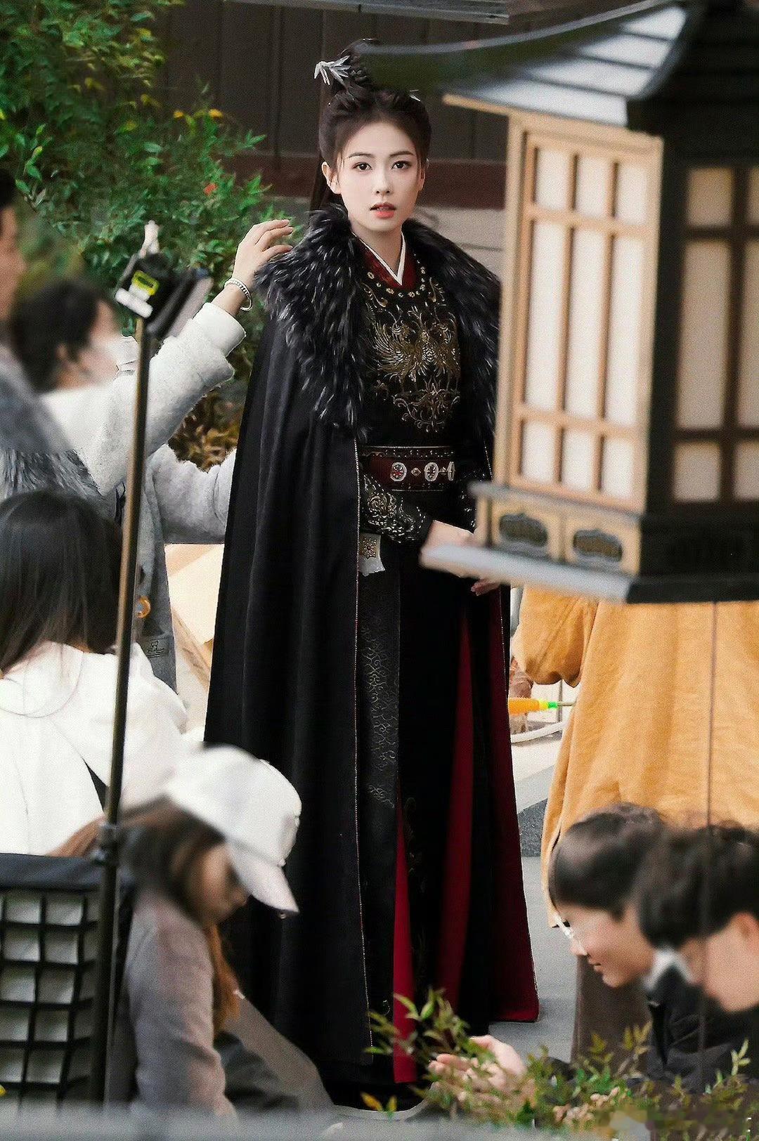 2024 年 11 月 26 日，《唐宫奇案》盛大开机，白鹿、王星越领衔主演。开