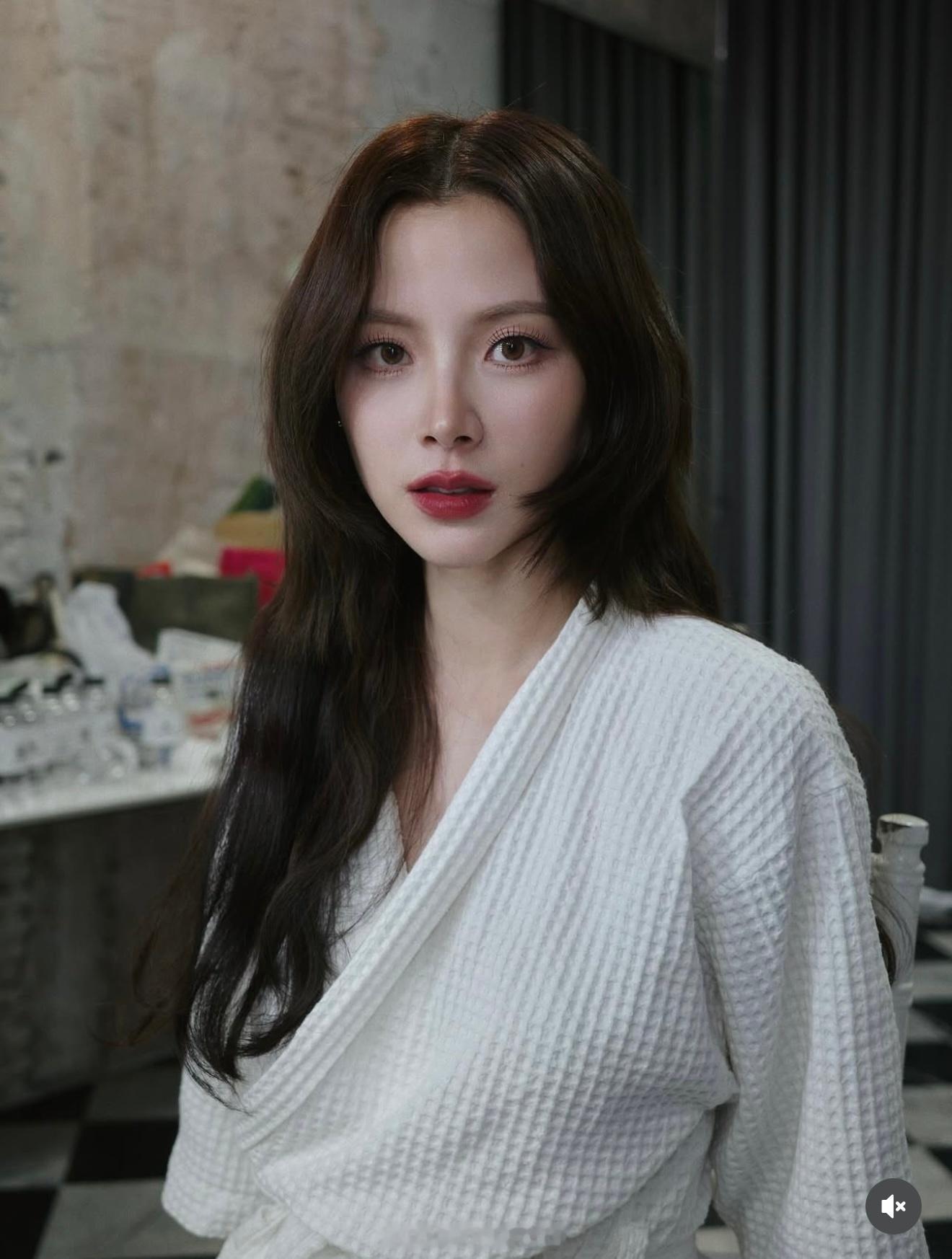 baifern baifern 小水日常搭配～～日常就短发，上镜需要就直接用发片
