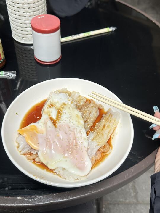 石岐老街的网红流心虾米🦐肠粉～