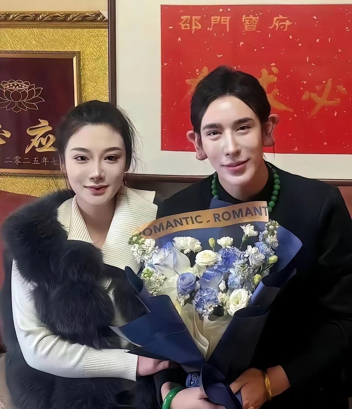 这张脸到底打了多少玻尿酸？硬生生整出了佛相 