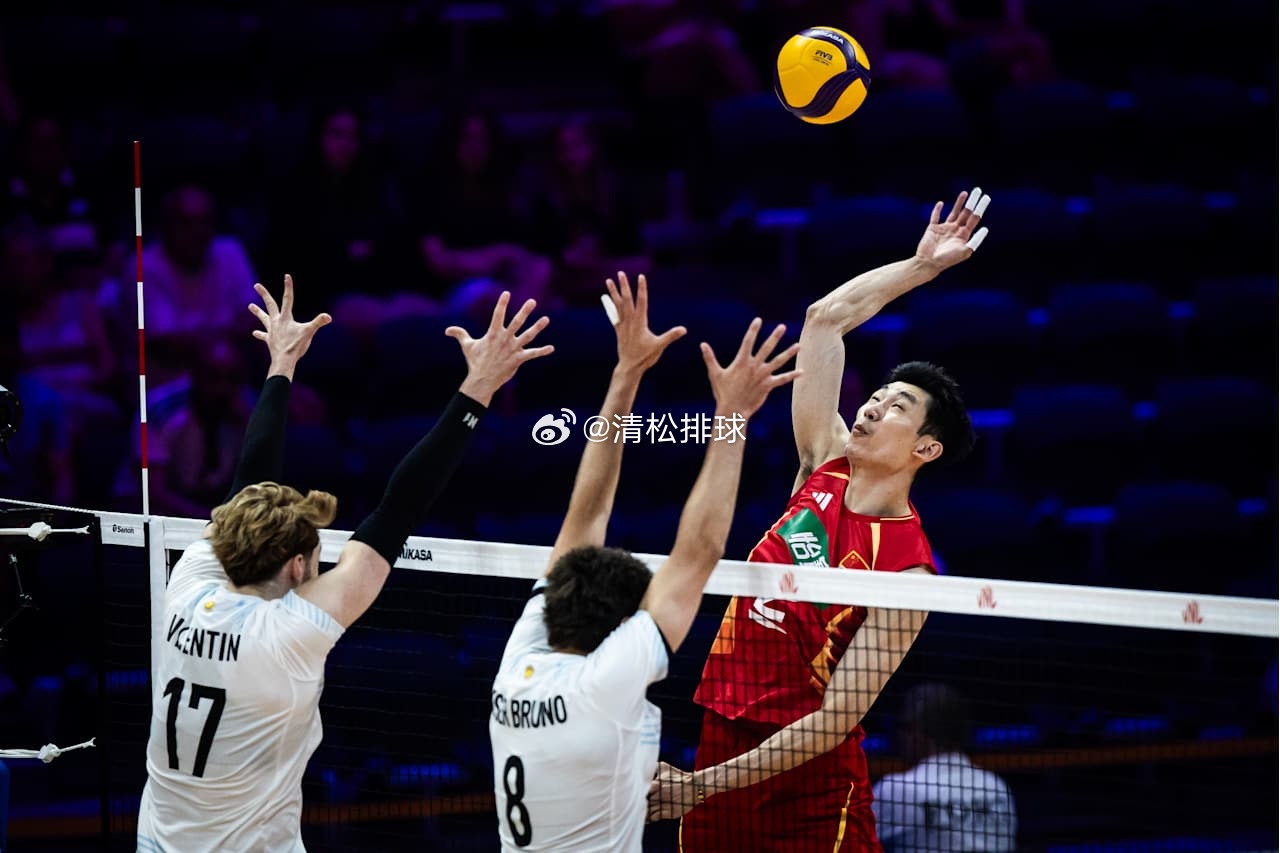 【中国男排不敌阿根廷遭世联赛三连败】2026年世界男排联赛第二周波兰格利维采站，