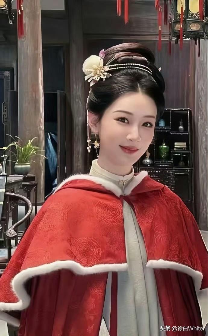 3月8日，杨紫《家业》3月中旬开播在即，🥝却迟迟不定档，让无数网友好奇，这究竟