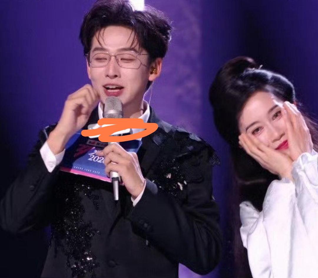 二重唱  唱歌唱成那样，然后对着镜头扮扮可爱就能赢了吗？
到底是乘风破浪的姐姐，