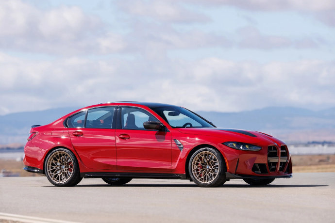 2027 款宝马 M3 CS 已正式登场。这款车被定位为 G80 世代 M3 的