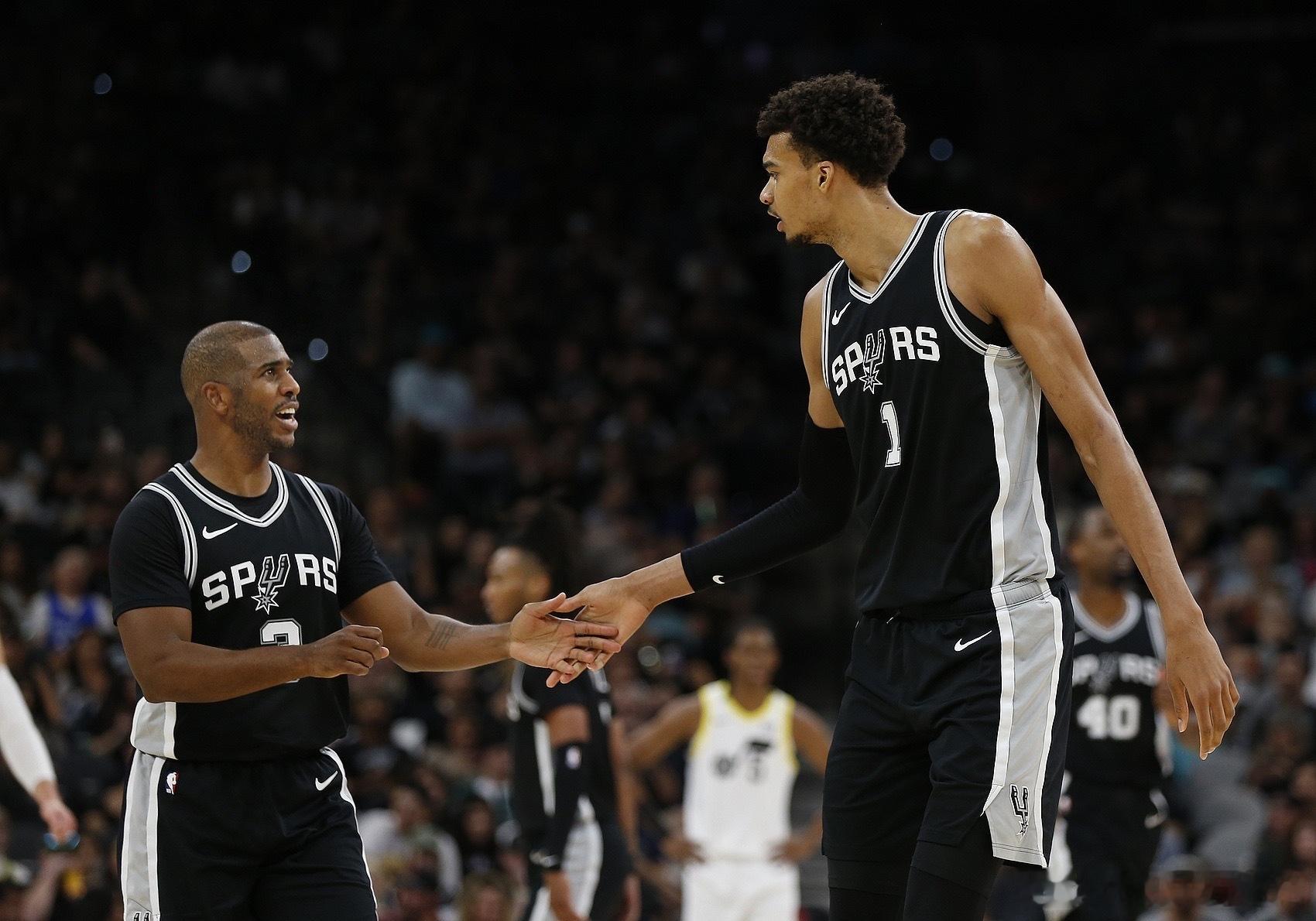 保罗谈文班亚马15岁独居文班亚马NBA克里斯·保罗在节目聊到文班亚马，感慨真的被
